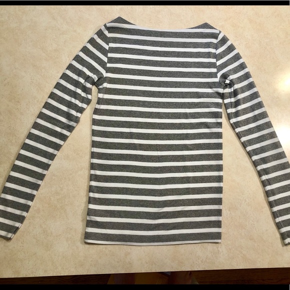 Long-sleeved Boatneck Gray and White Striped Tee - Picture 2 of 4